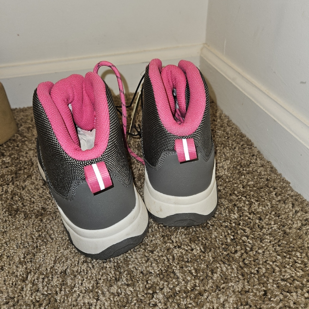 Boot - Picture 3 of 4